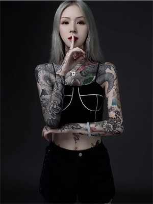 姐姐不是要訓我嗎？怎麼一直哭啊